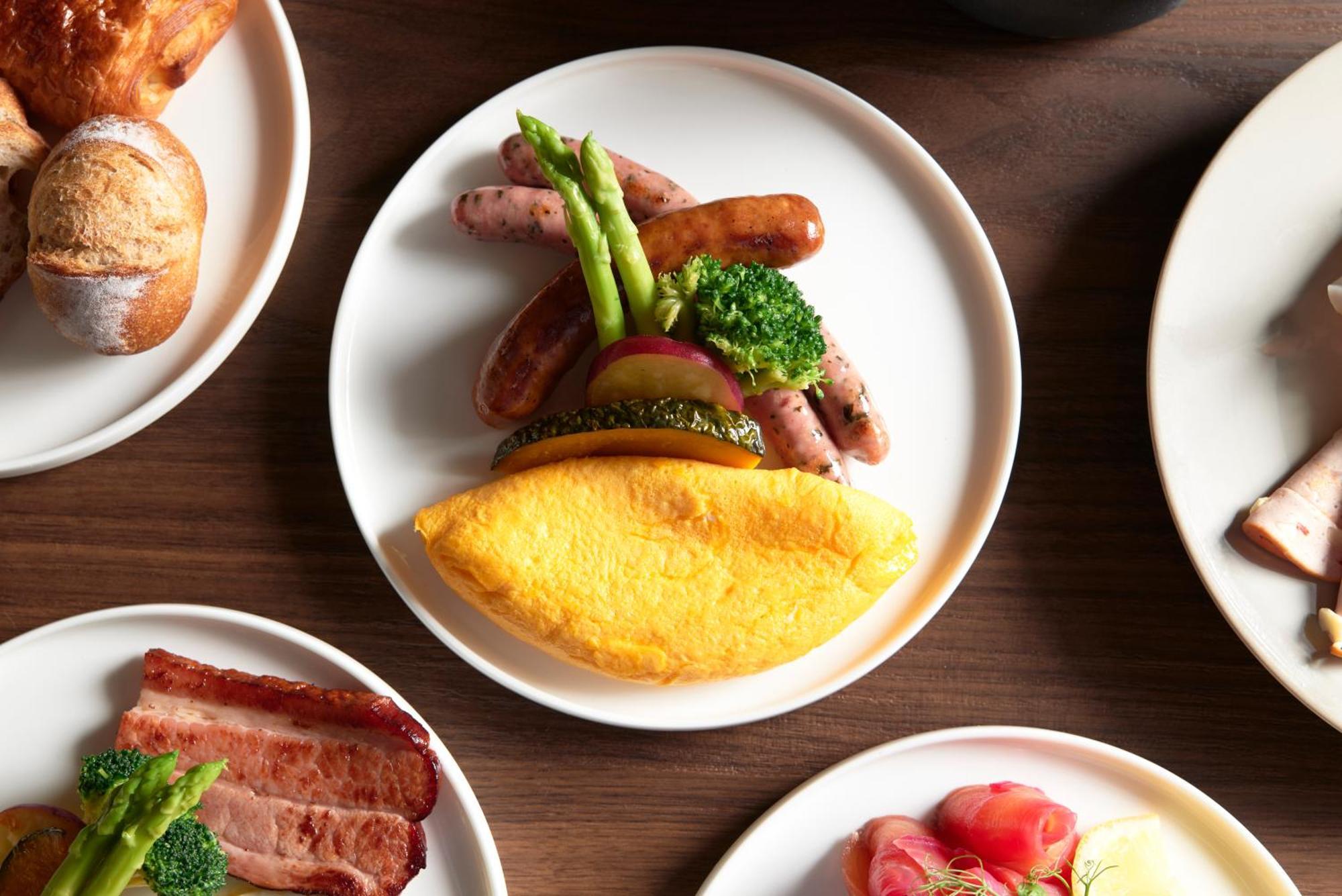 5-Star Hilton Kyoto Hotel • Kid-Friendly Buffet Breakfast & Pizza ...