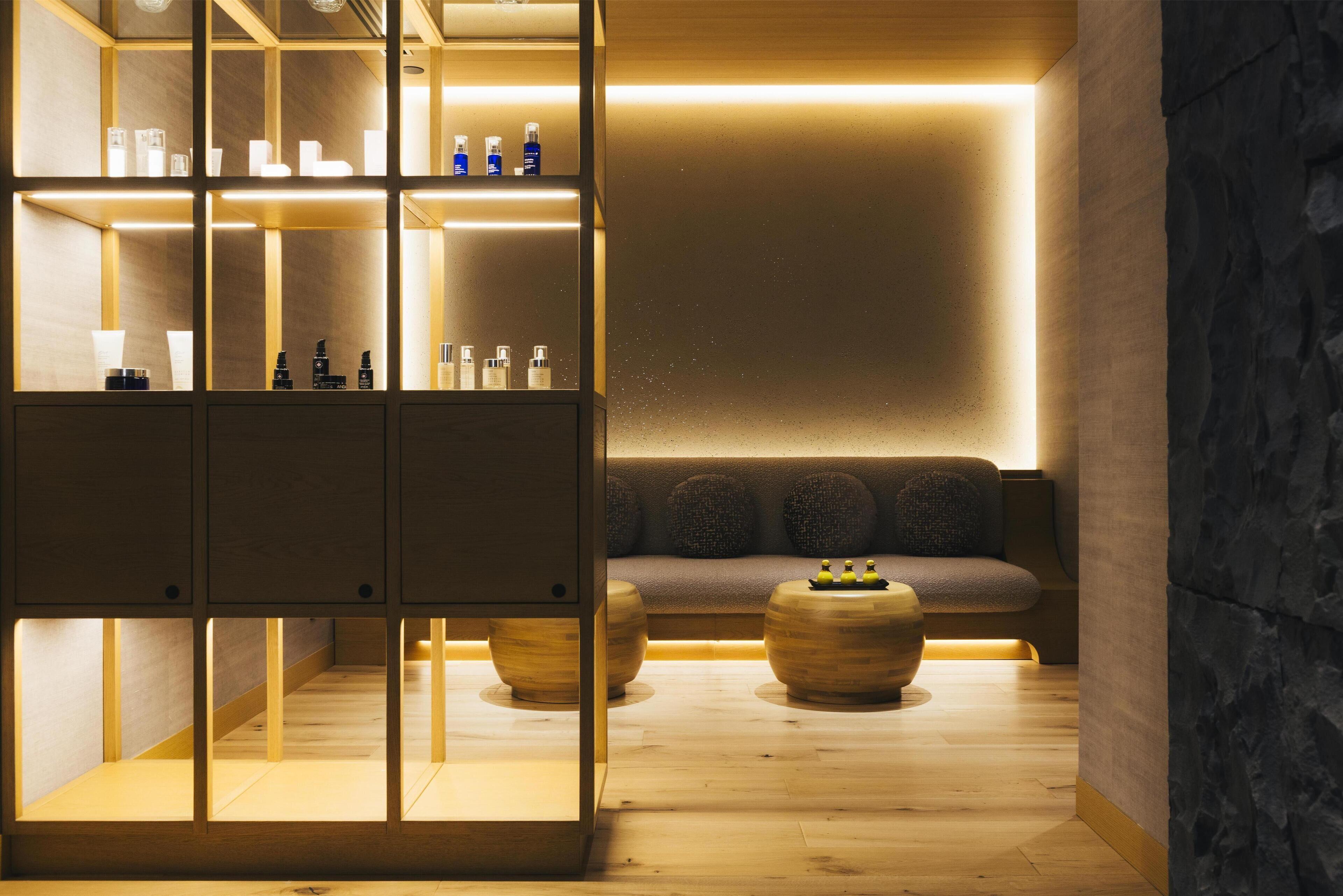 5-Star Hilton Kyoto Hotel • Kid-Friendly Buffet Breakfast & Pizza ...